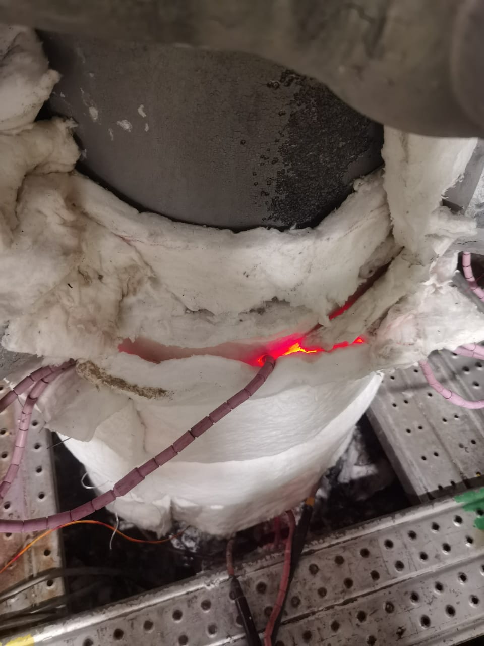 Insulation removal for weld access